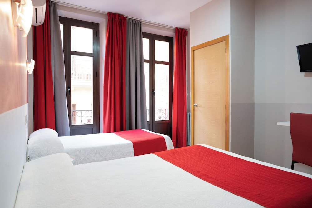 ROOM, TRIPLE