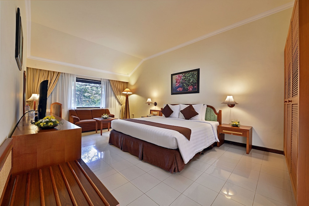 Grand Whiz Hotel Trawas Mojokerto 11/50