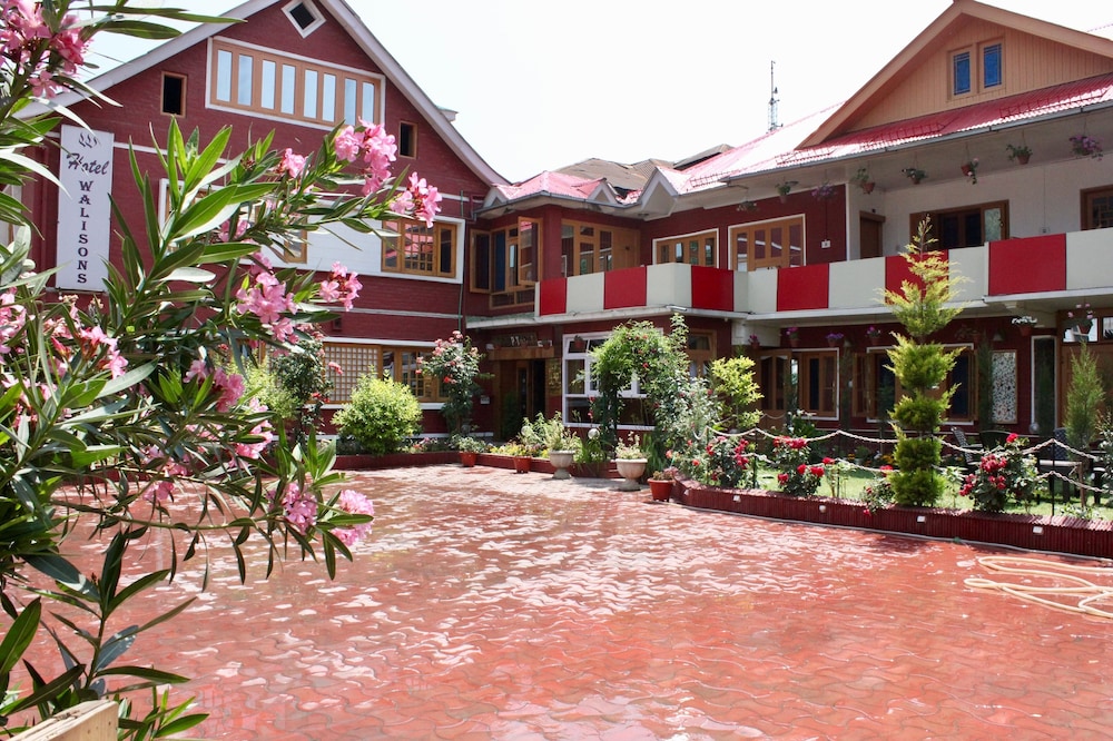 Walisons Hotel 33/41
