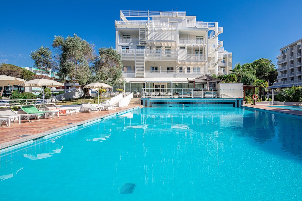 Bembo Hotel 4/36