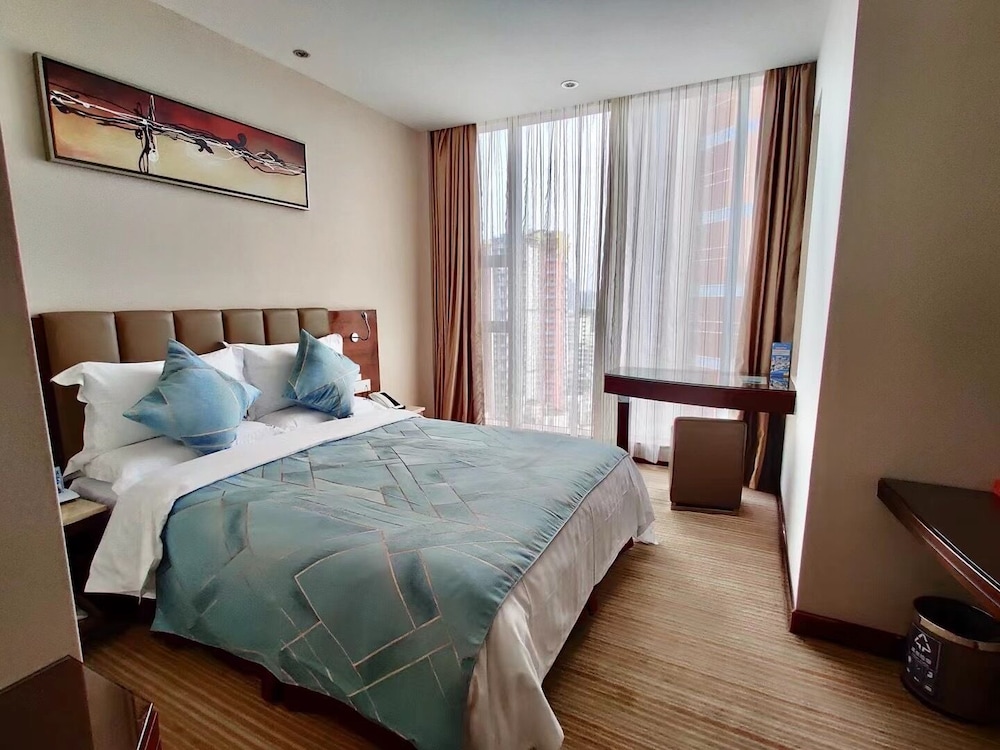 L Hotel Changsheng 8/62