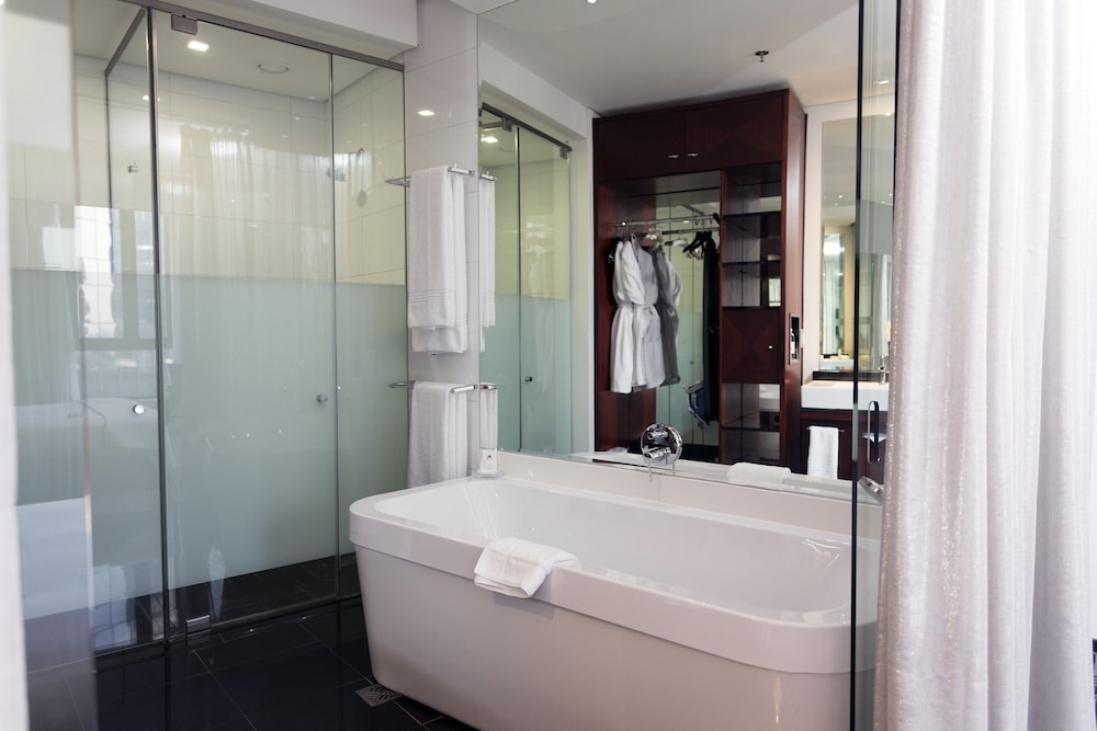 Davinci Hotel And Suites On Nelson Mandela Square 15/67