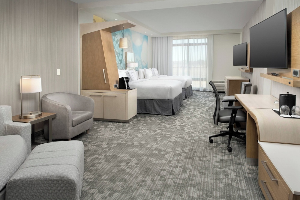 Room, 2 Queen Beds, Sofa, Accessible