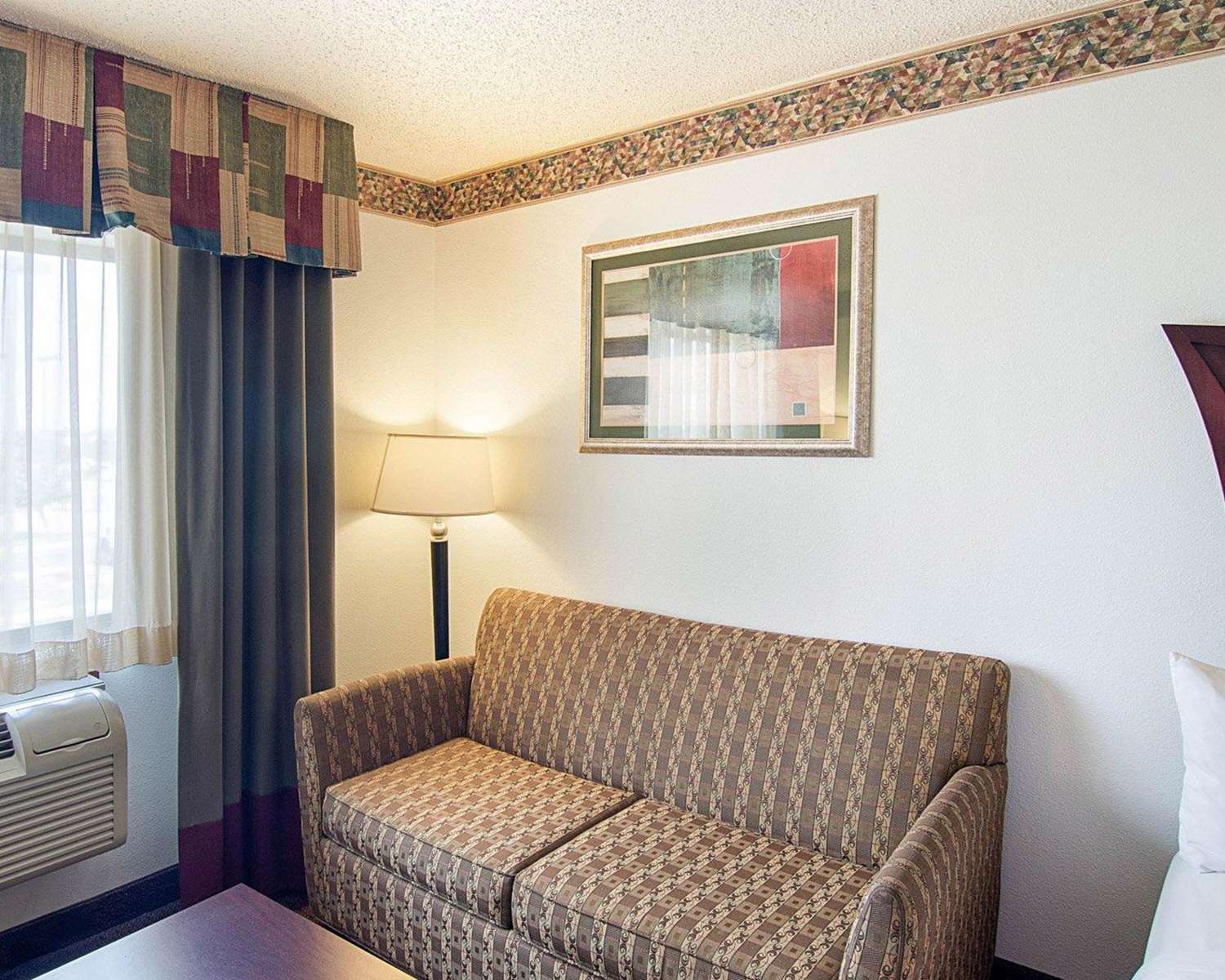 Quality Inn Midland TX 18/24