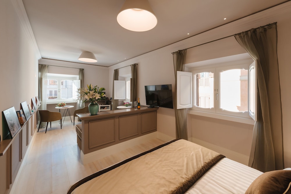 Rhea Silvia Luxury Navona 29/50