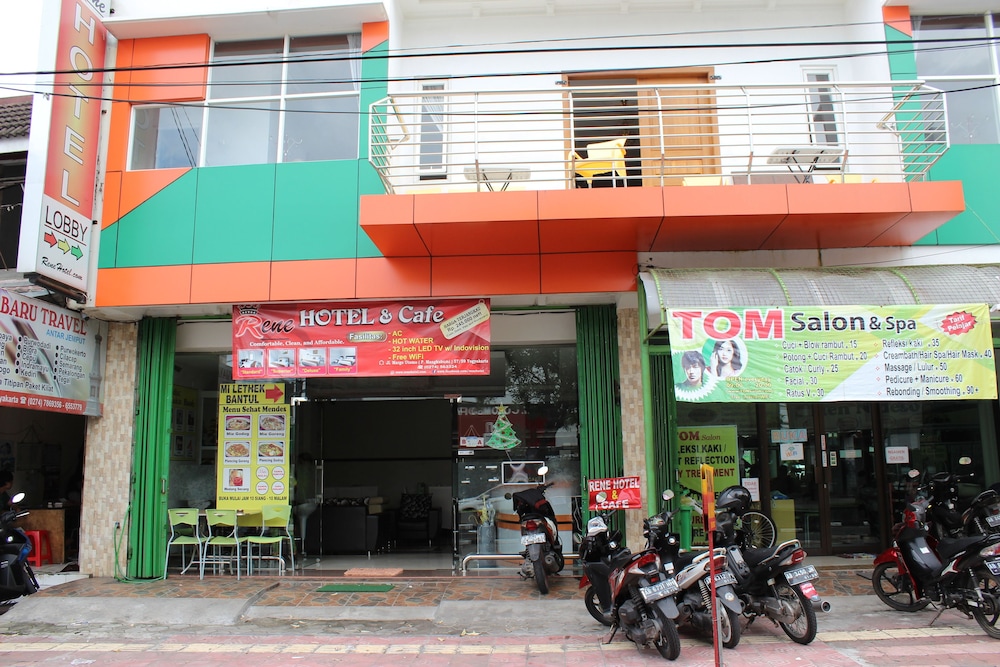 Rene Hotel 3/41