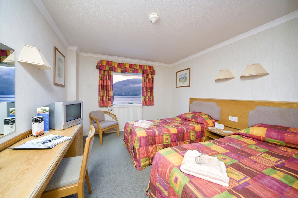 Caledonian Hotel 13/42