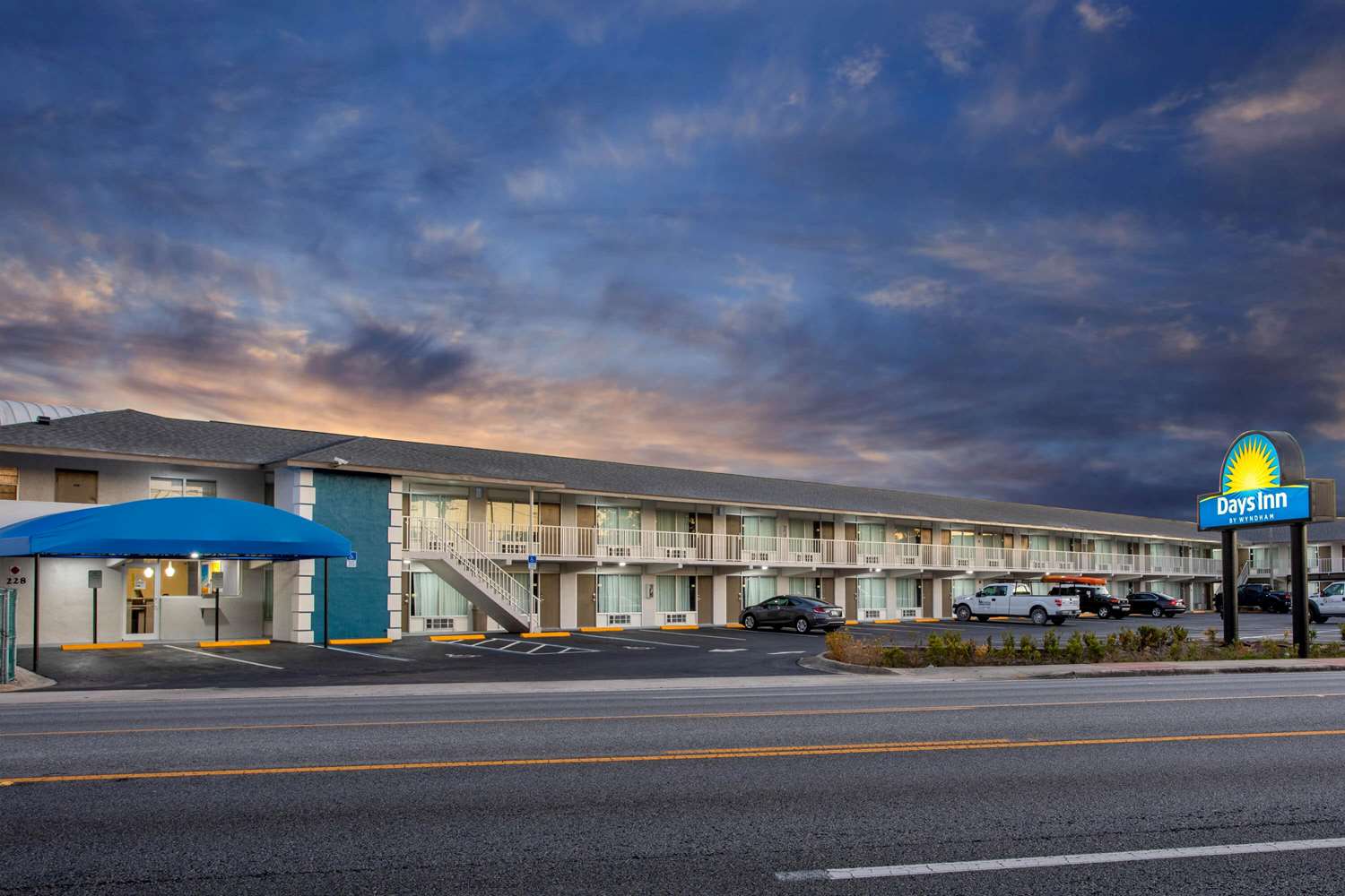 Days Inn By Wyndham Apopka Orlando in APOPKA - FL