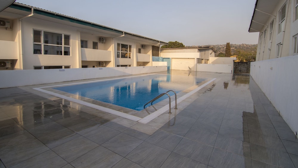 New Brookfields Hotel 41/43