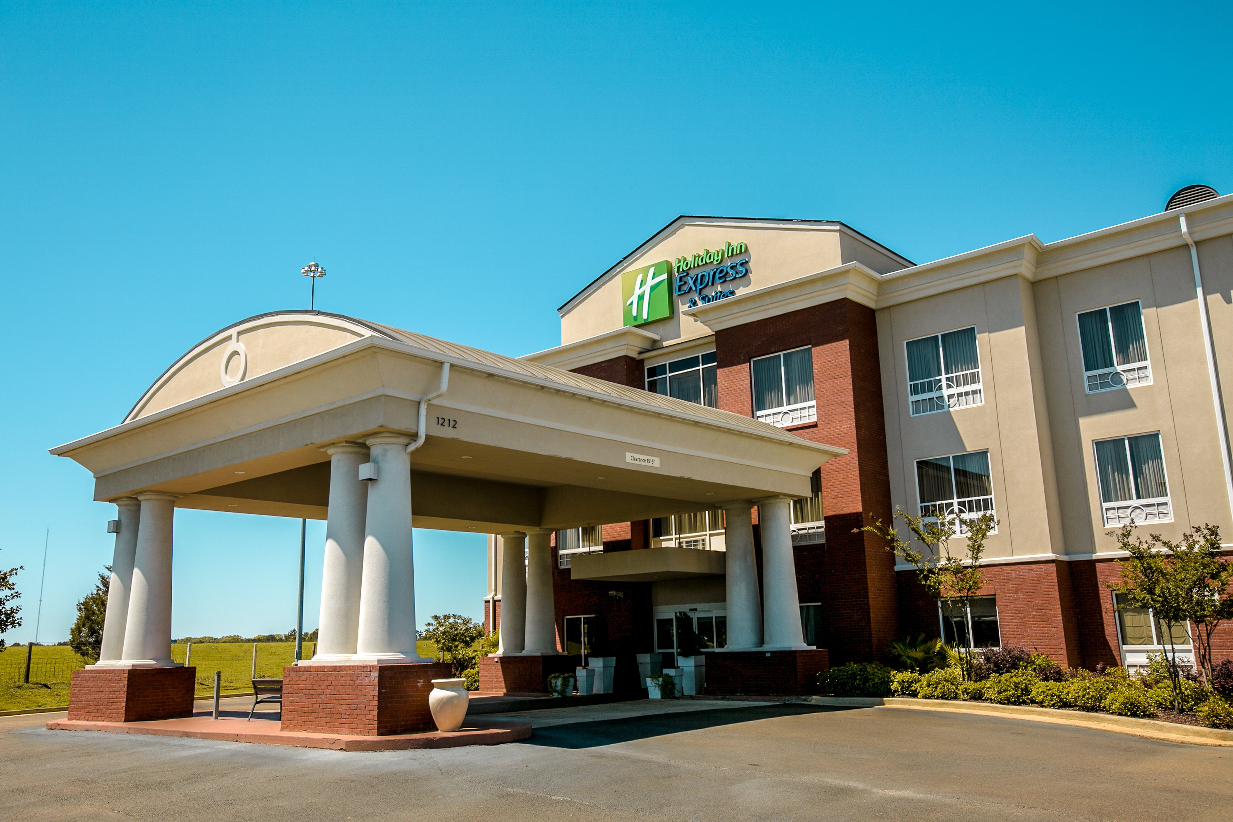 Holiday Inn Express Hotel And Suites Brookhaven 6/44