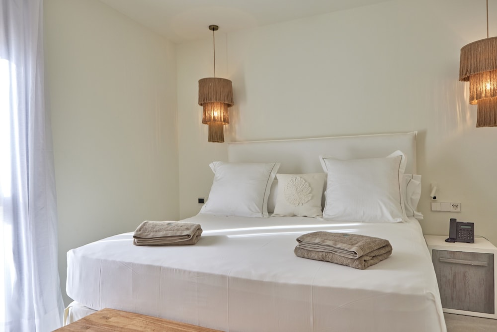 MAR SUITES FORMENTERA BY UNIVERSAL BEACH HOTELS 12/50