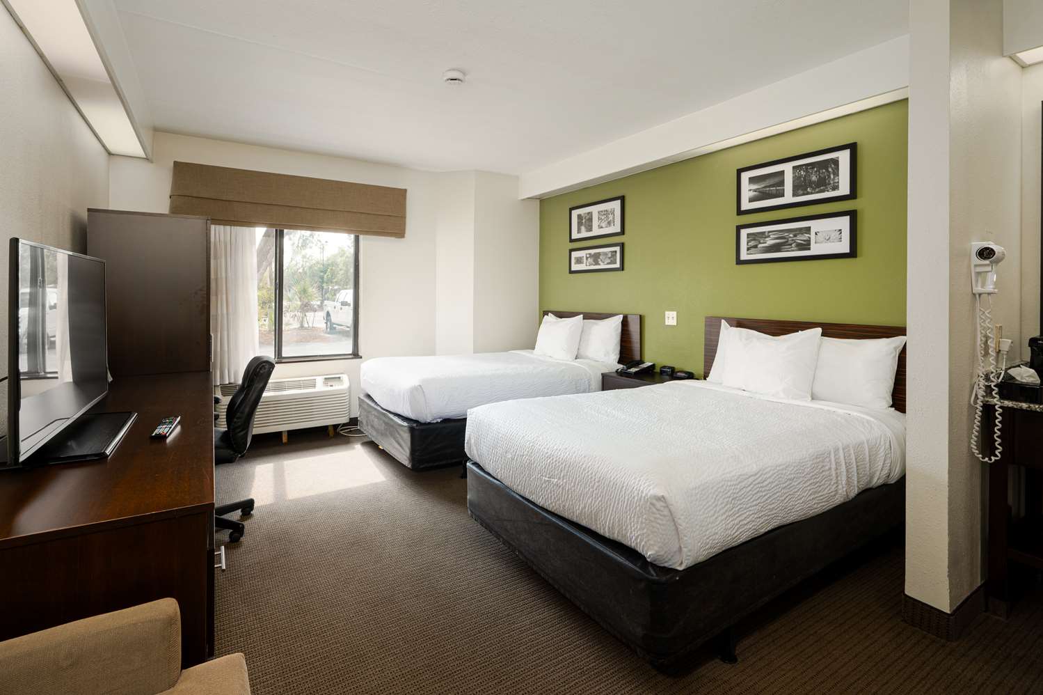 SureStay by Best Western Summerville Flowertown 9/25