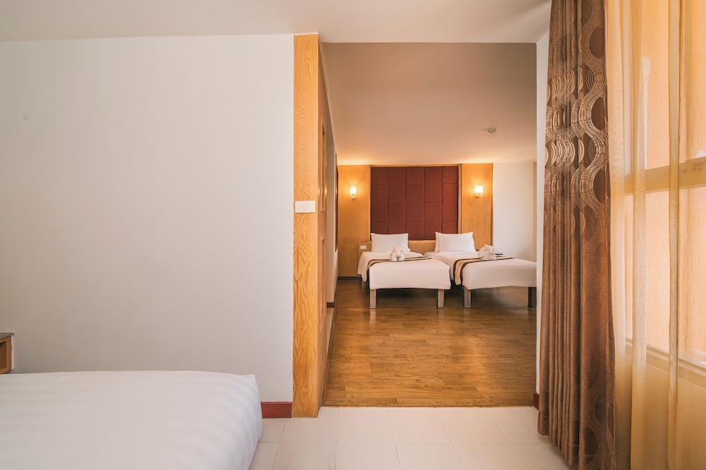 DELUXE, 3 BEDS