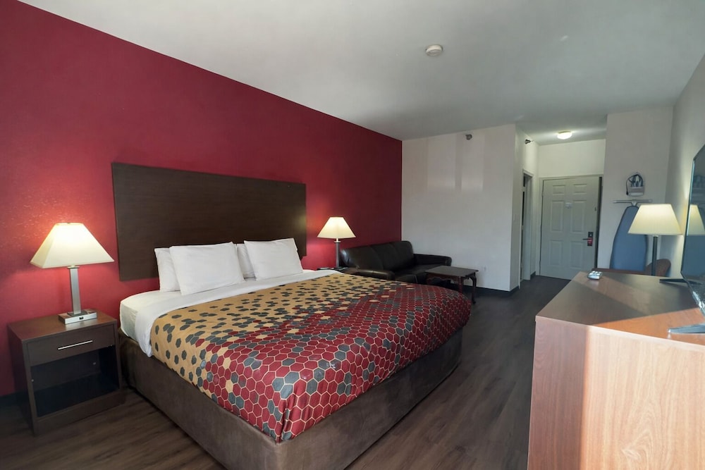 ROOM, KING BED, SMOKING