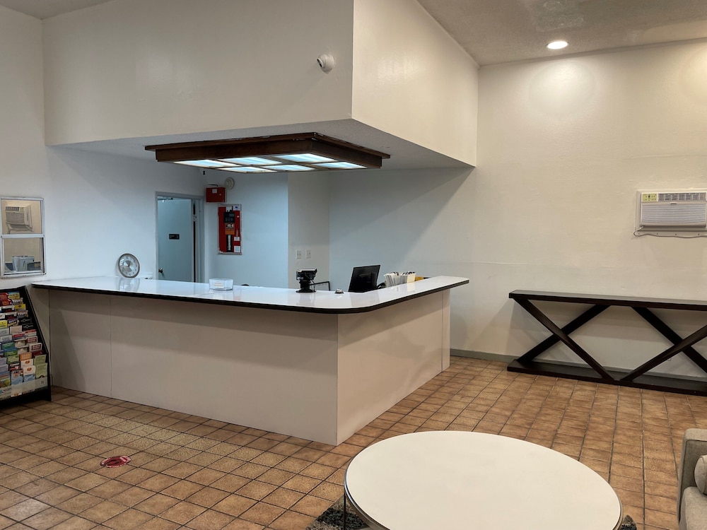 Heritage Inn Express Hayward 11/33