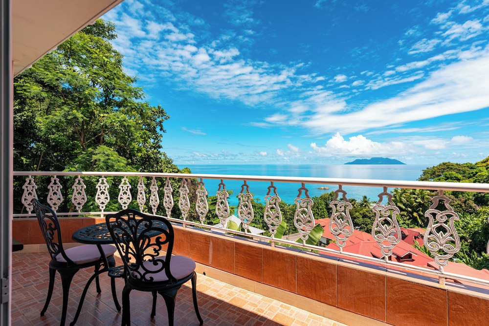 Glacis Heights Villa 43/50