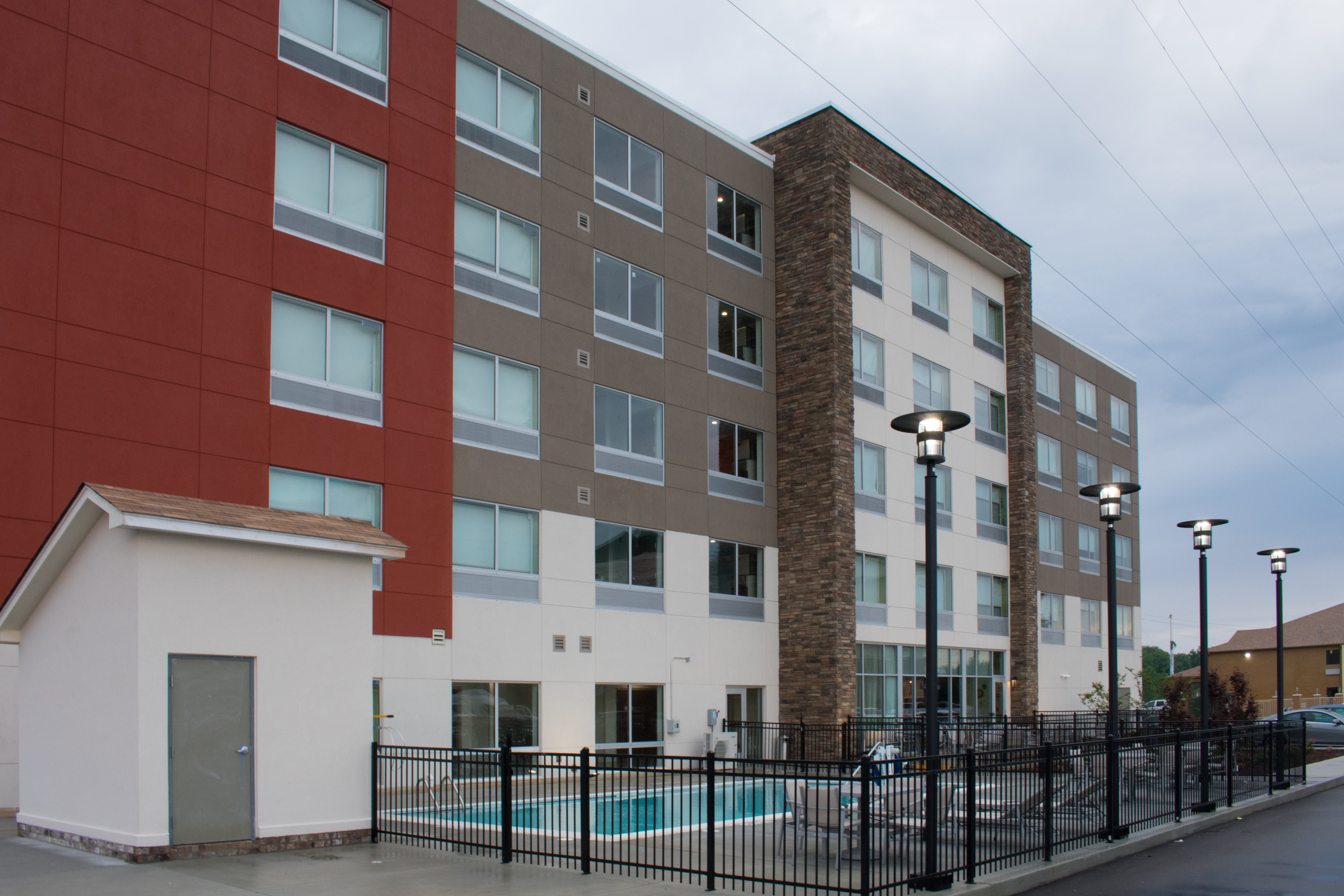 Holiday Inn Express & Suites West Memphis 4/53