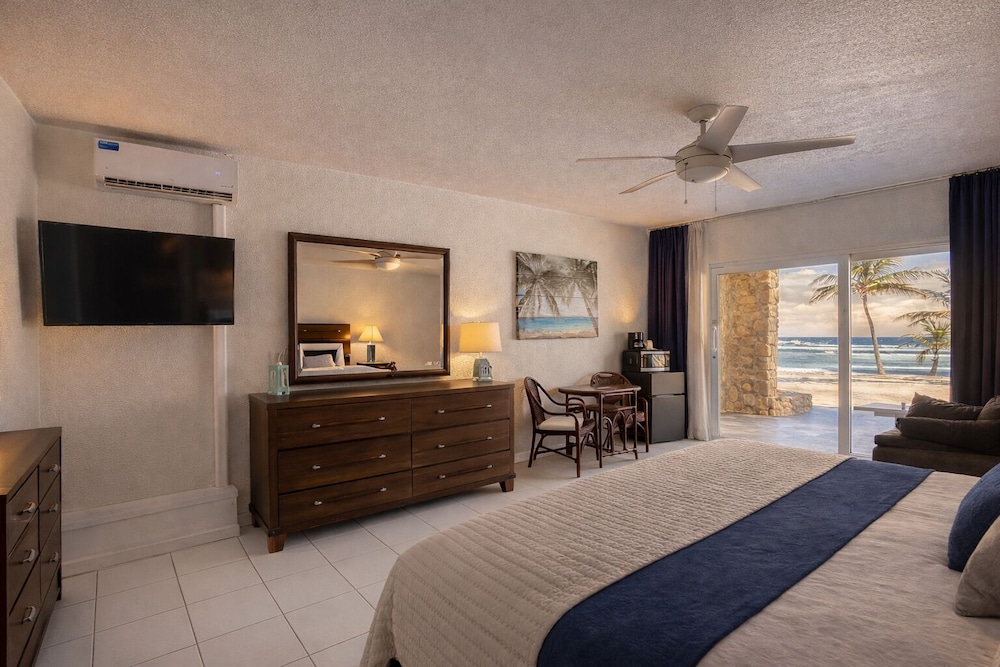 THE PALMS AT PELICAN COVE 42/66