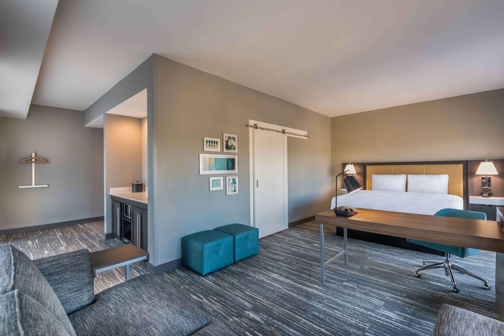 Hampton Inn Suites Tallahassee Capital University Fl 19/62