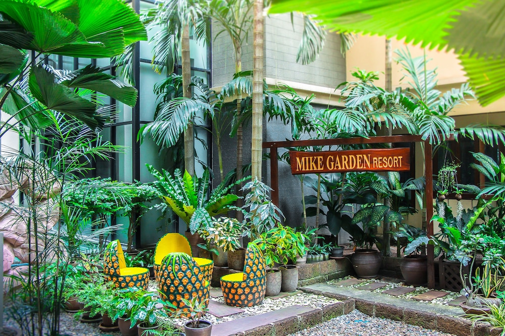 Mike Garden Resort Hotel 10/61