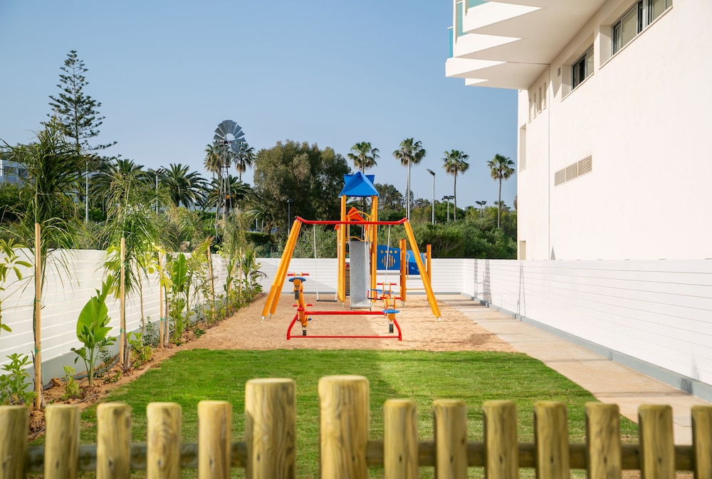 Nissiblu Beach Resort 62/75
