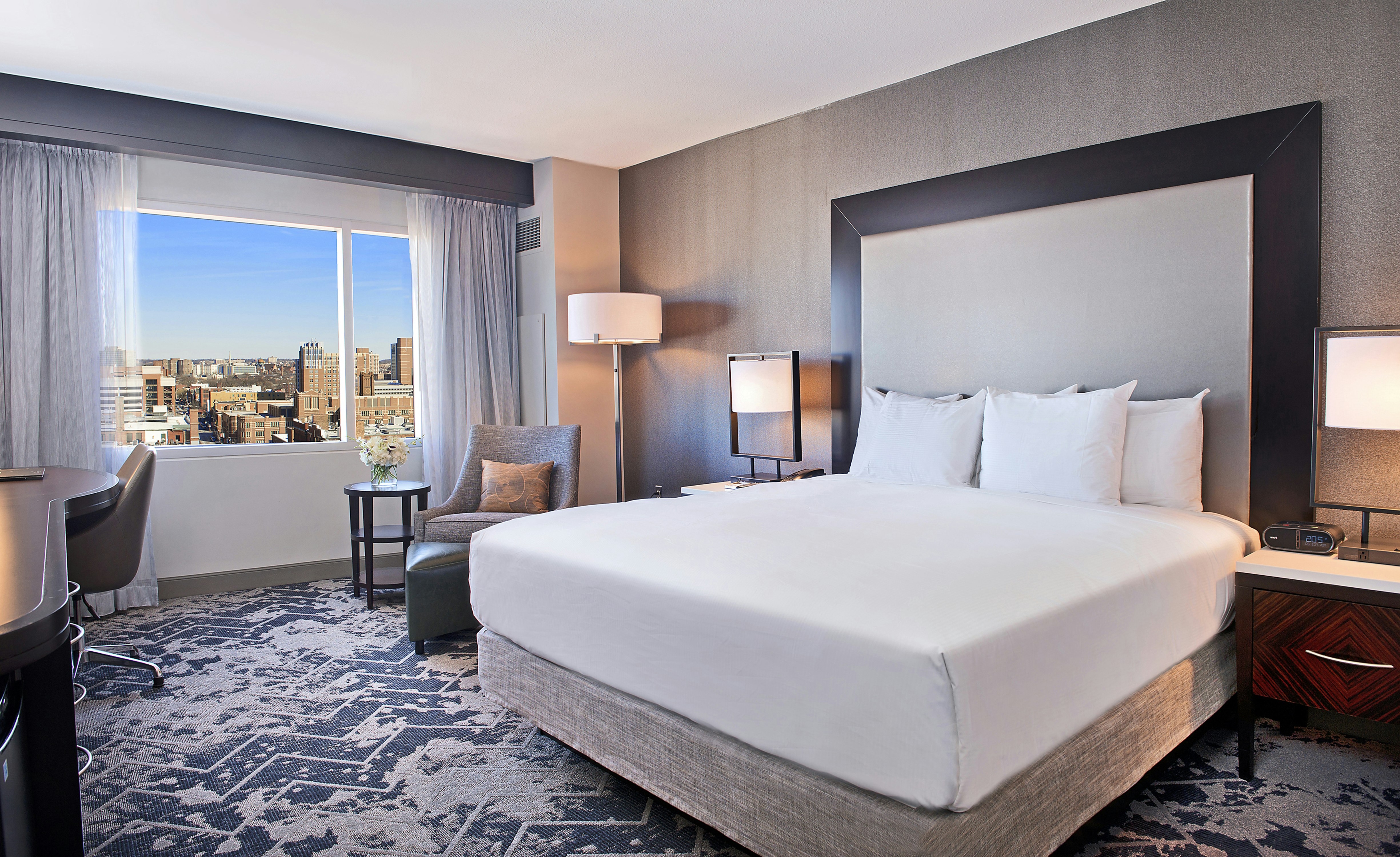 Hilton Baltimore Inner Harbor 14/84