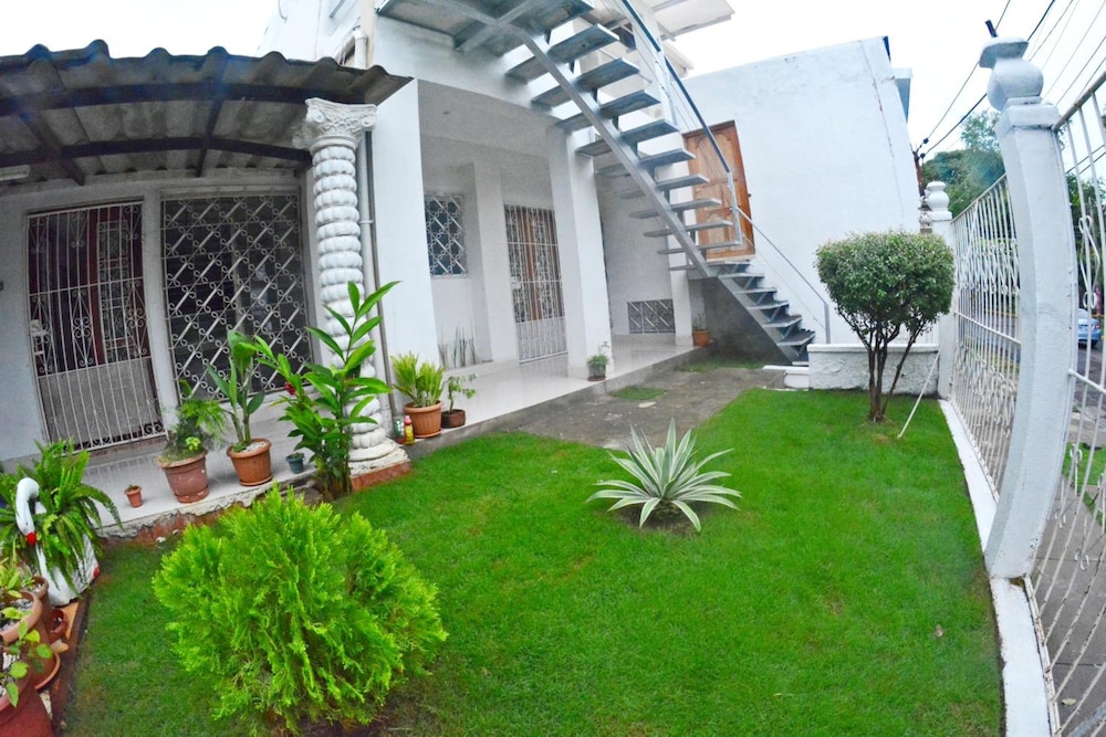 Hostal Santa Martha 30/35