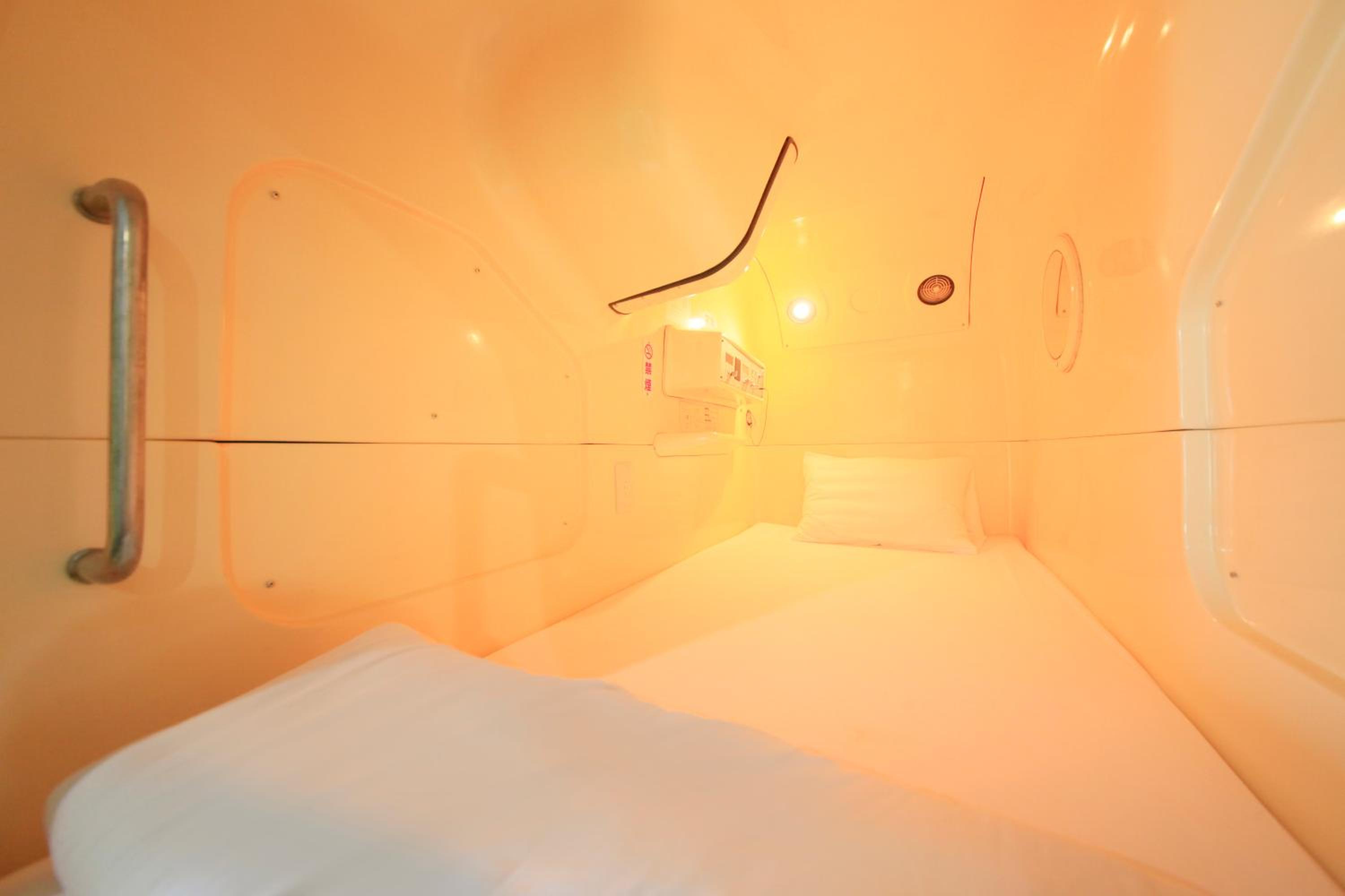 Lower, Male Dorm, Cabin, Single Bed