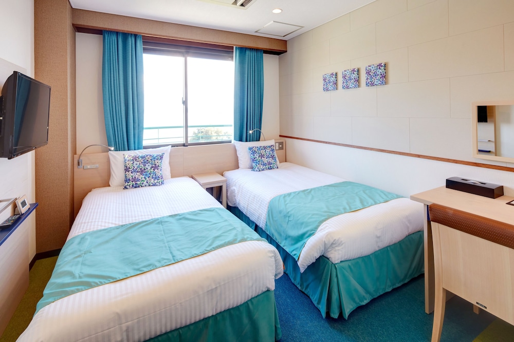 Hotel Yugaf Inn Okinawa 12/67