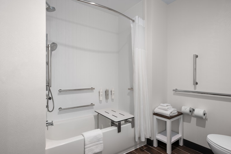 Hampton Inn & Suites by Hilton Pittsboro 22/23