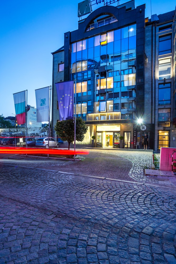 City Avenue Hotel 1/50