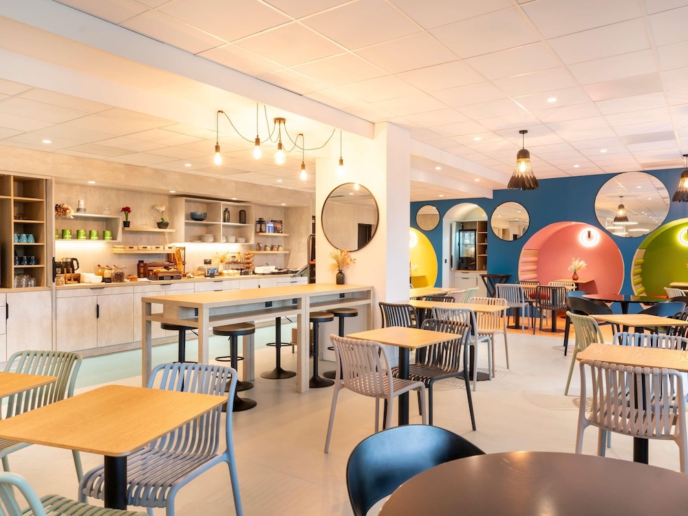 restaurant cafeteria