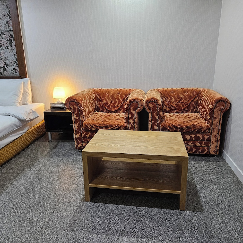 Suwon Symphony Tourist Hotel 41/52