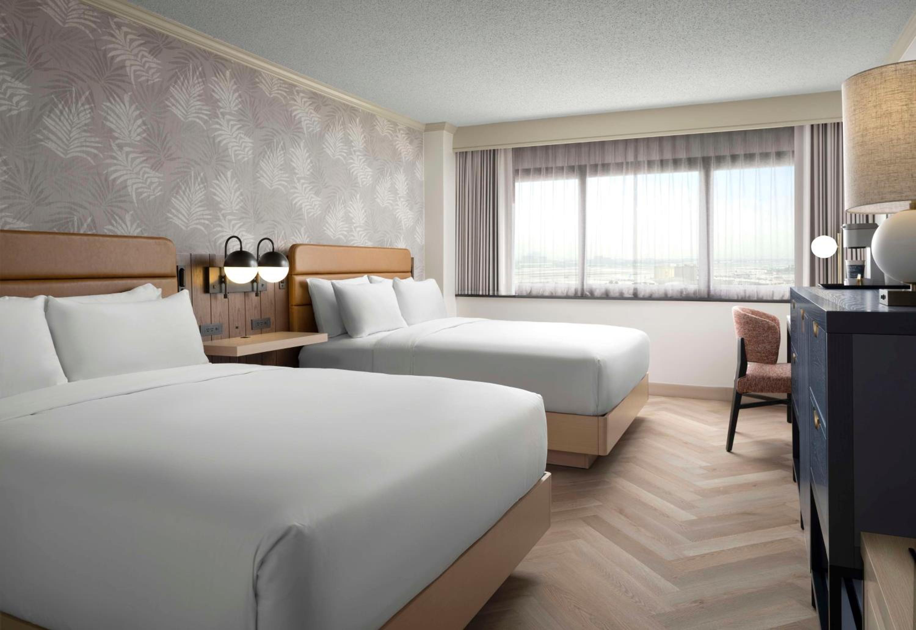 Deluxe, 2 Queen Beds