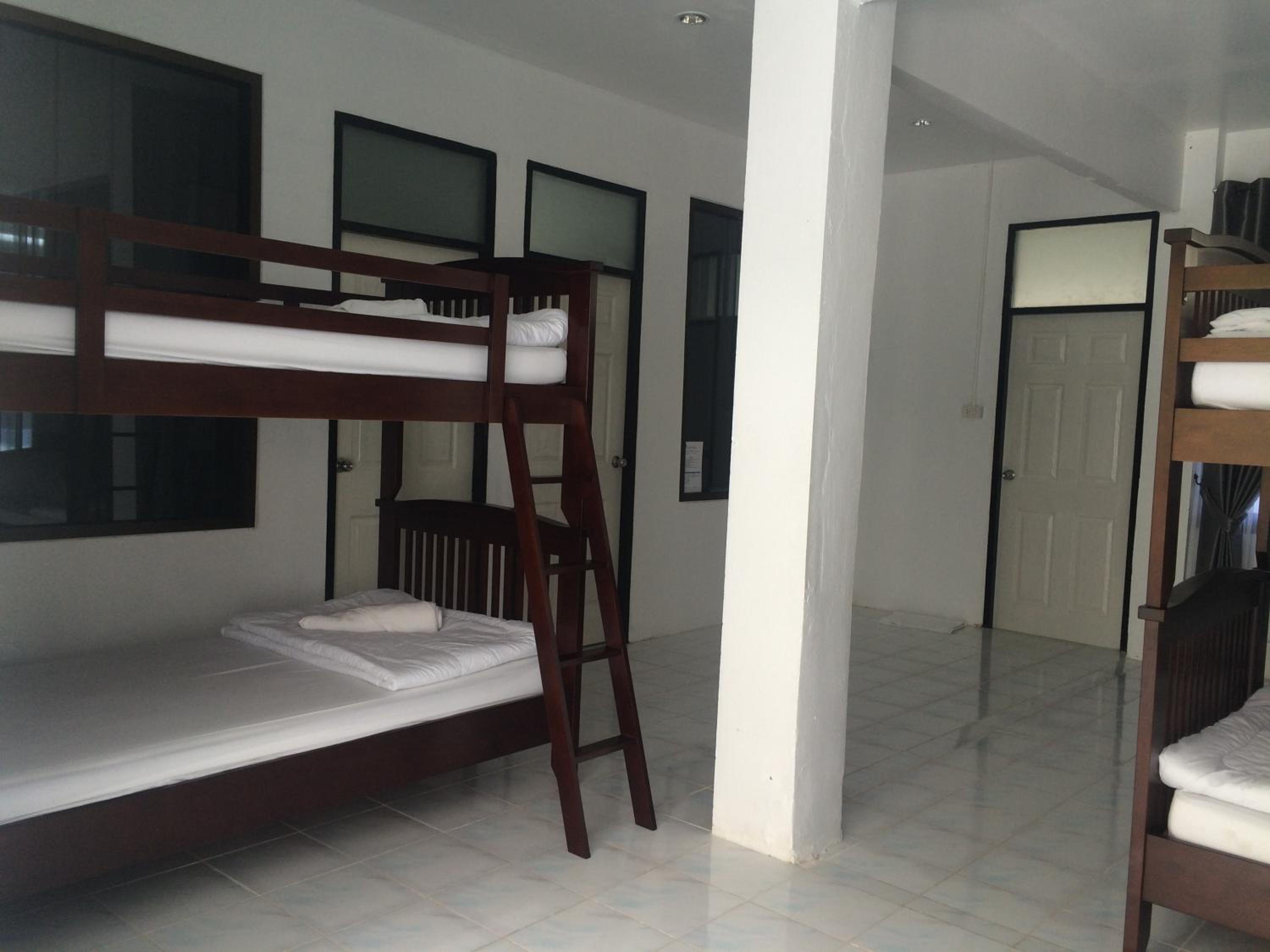 سكن مشترك مختلط، Lay Trang Resort 4/4