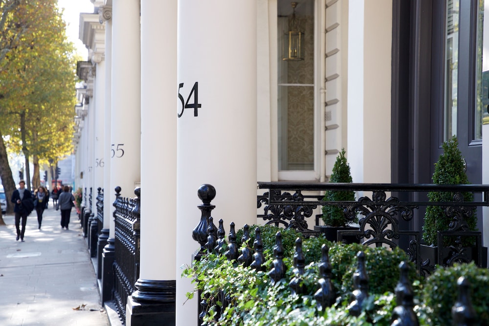 54 Queens Gate Hotel 9/50
