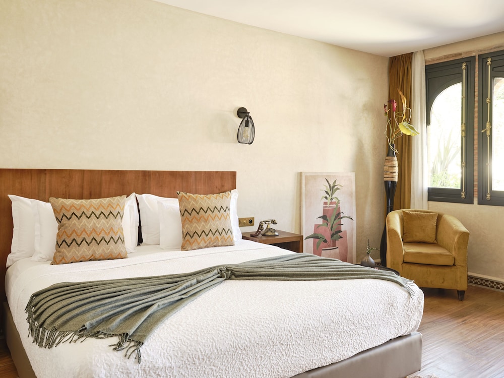 Bali, Family, Suite, King and Queen Bed