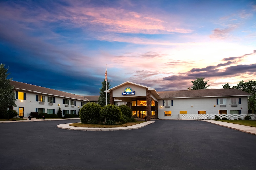 Days Inn By Wyndham Cadillac 1/39