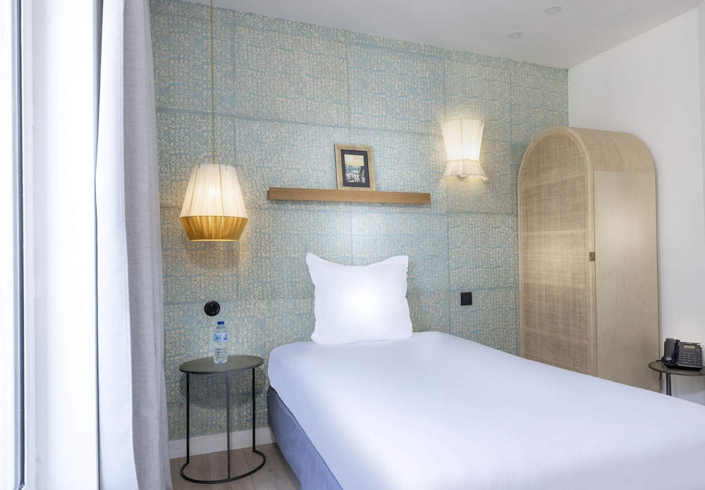 HOTEL EMILE 48/49