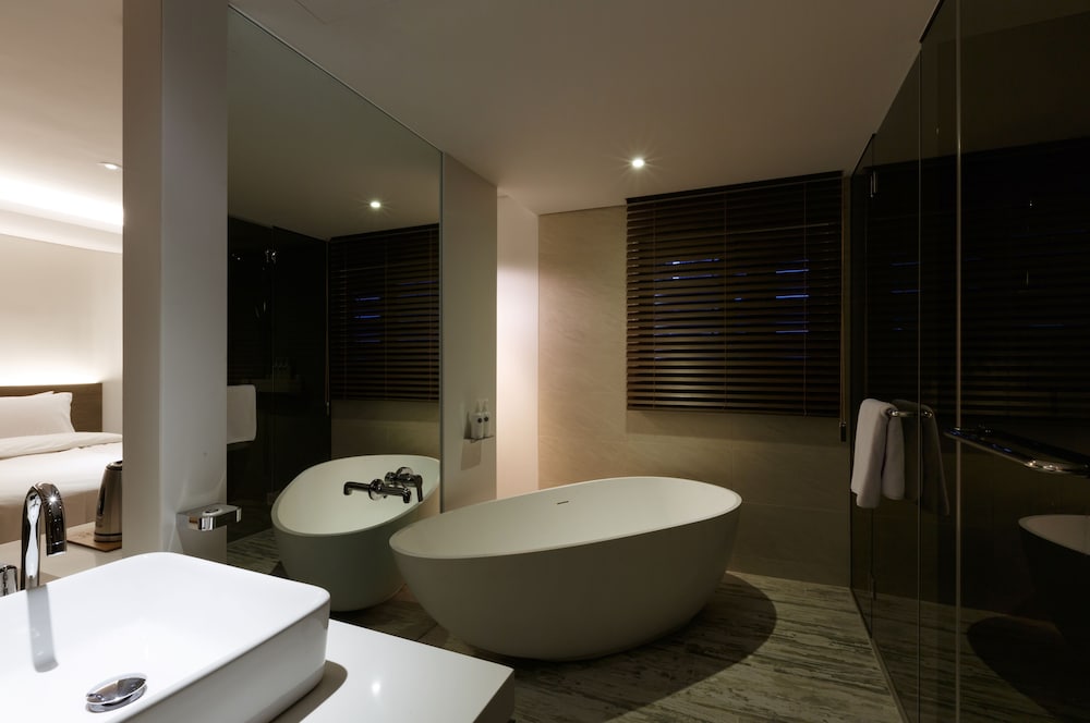 H Hotel Seocho 33/39
