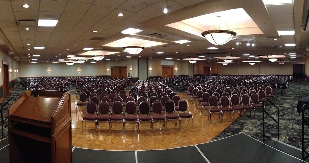 The Glenmore Inn & Convention Centre 46/60