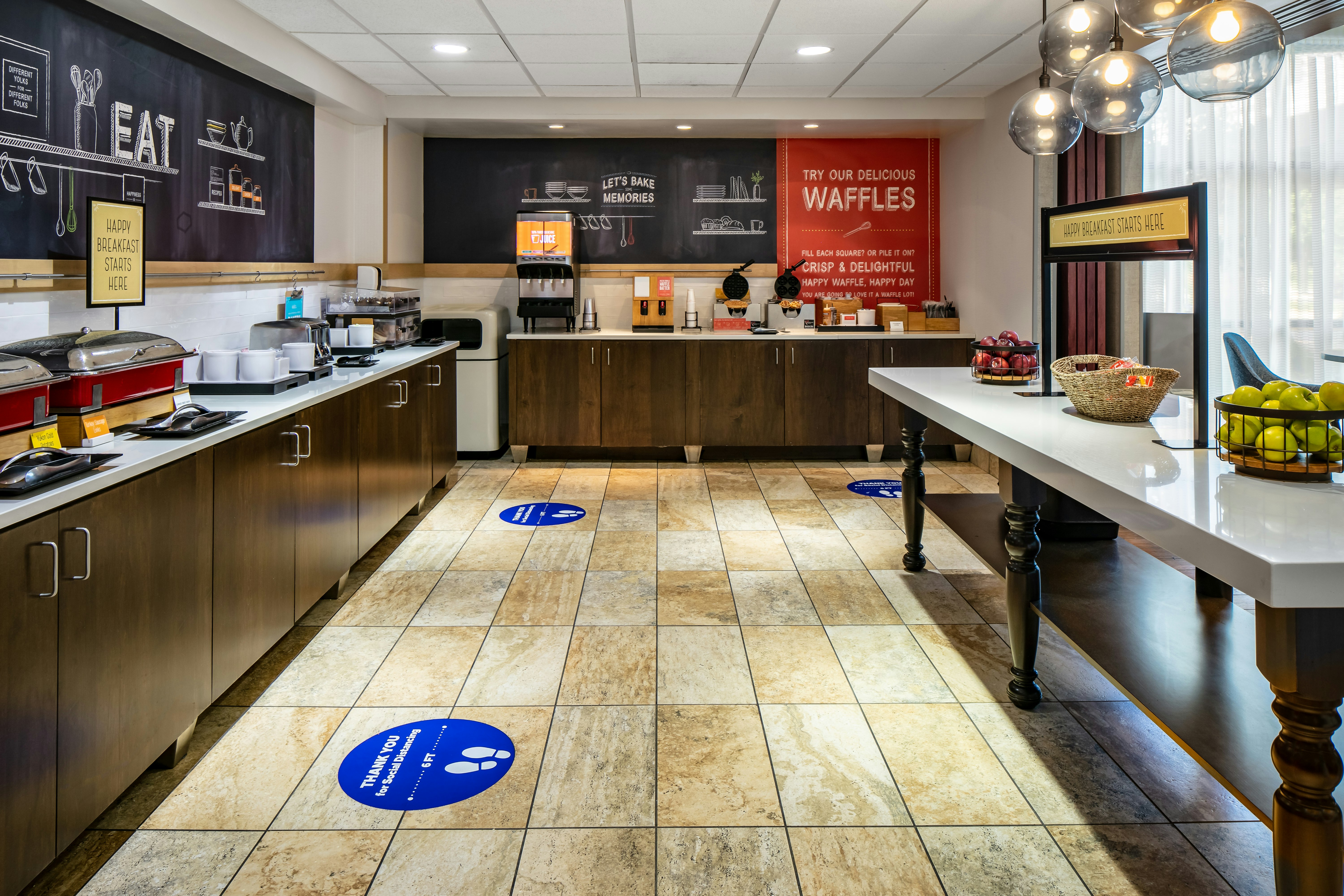Hampton Inn & Suites West Bend 6/48