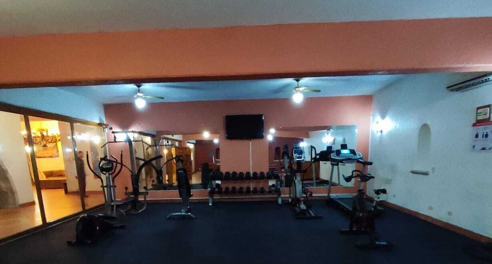 Hotel Mision Santa Maria 11/25