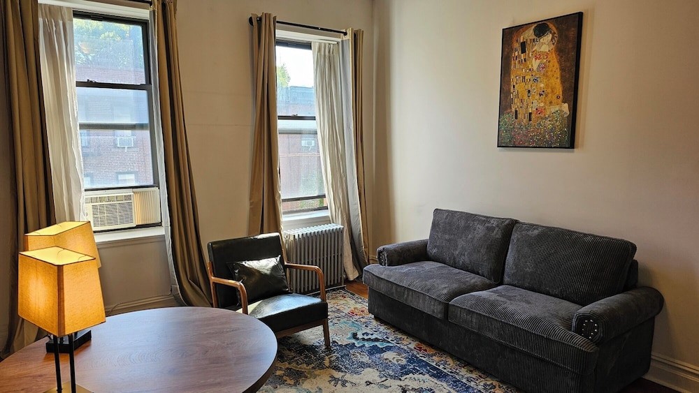 Incentra Village Guest House 30/50
