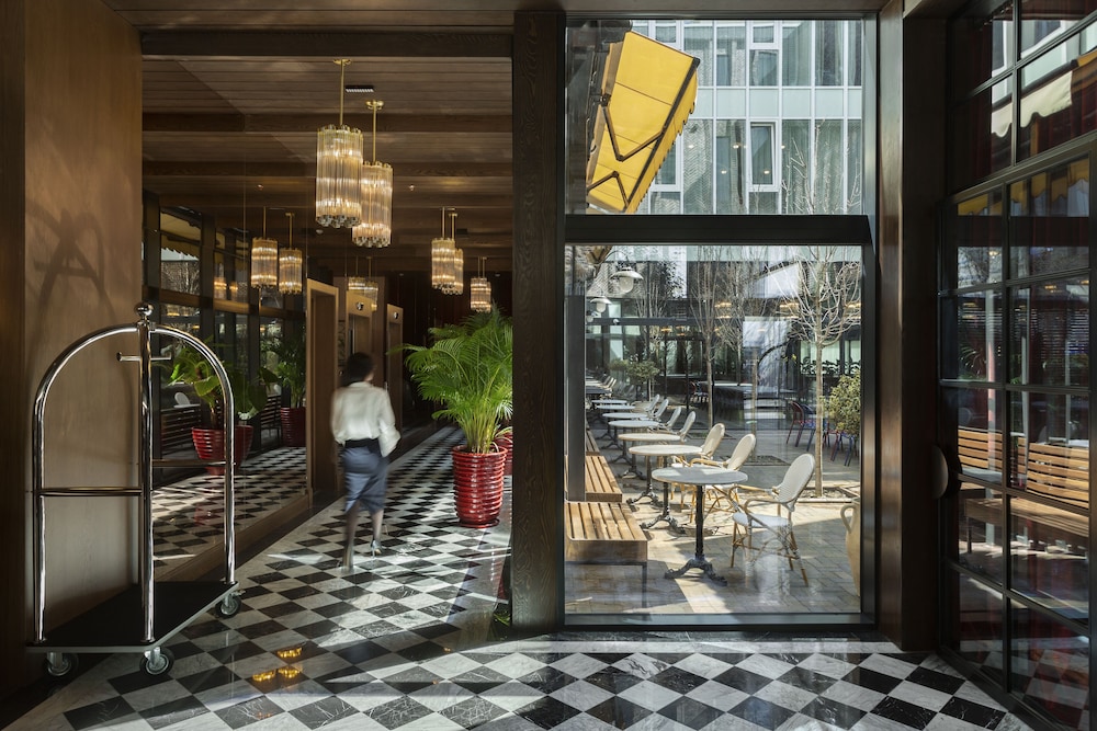 Artizan Design Hotel 9/61