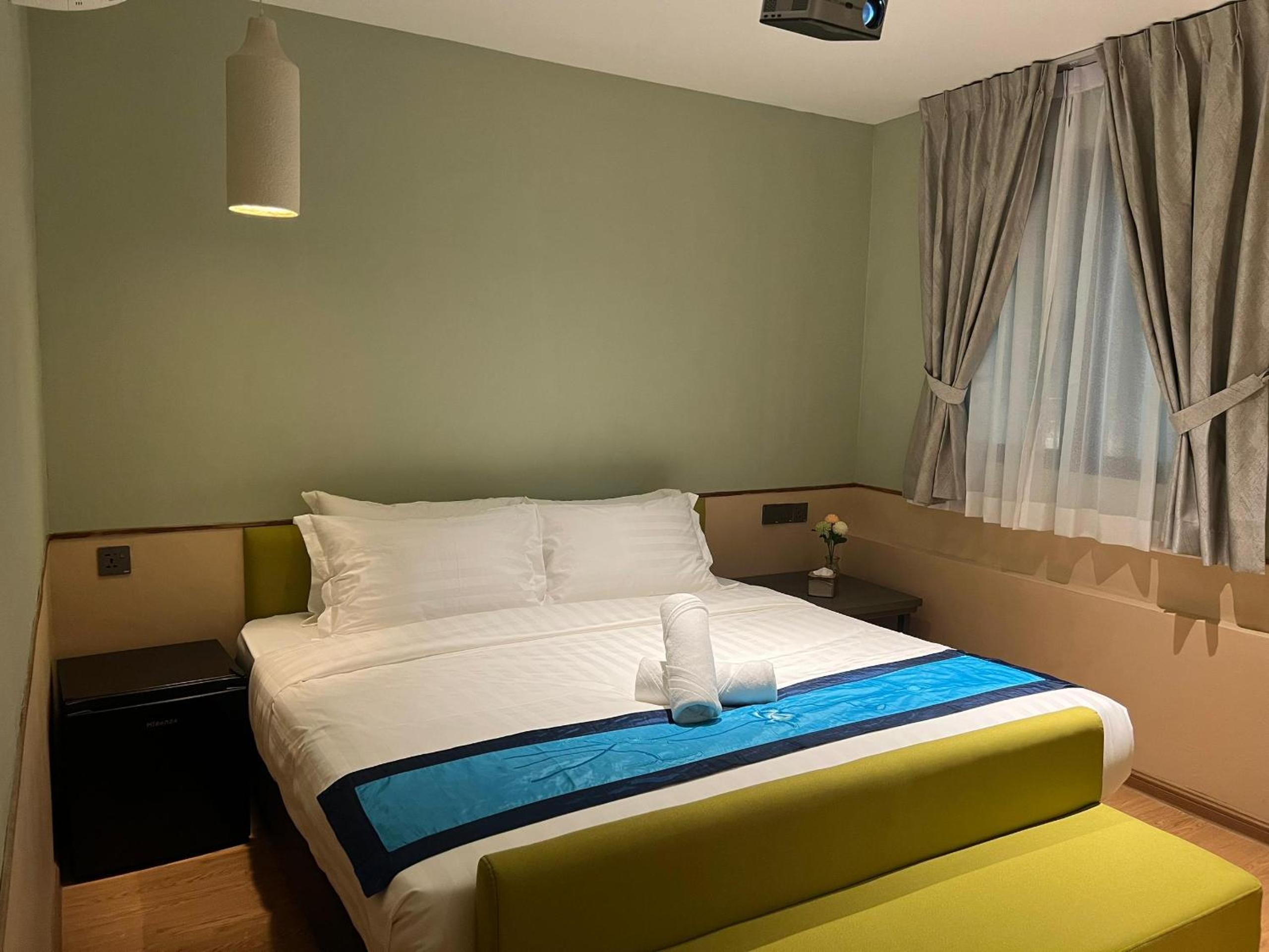 Premier, Deluxe, King Bed