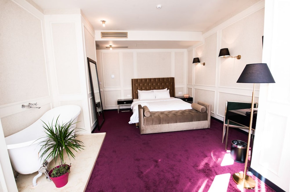 Hotel King Gorgasali 14/36