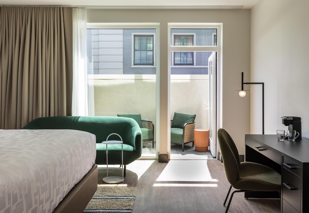 Urban, King Bed, Terrace، Kissel Uptown Oakland, in the Unbound Collection by Hyatt 7/10