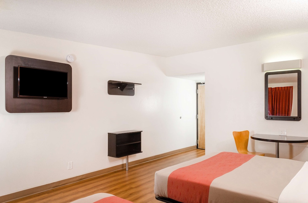 Ramada by Wyndham Merced 30/57