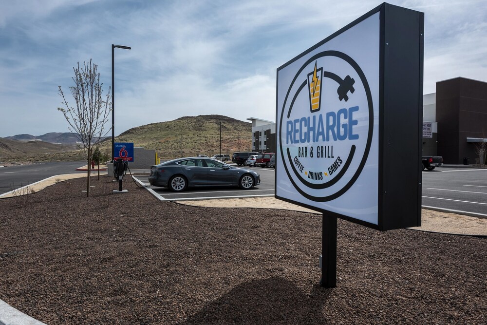 Studio6 Mccarran, NV - Sparks - Tahoe - Reno Industrial Center 29/49
